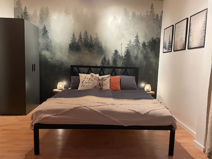 Schlafbereich, Bett 160 x 200, Kleiderschrank, #warm&gemütlich